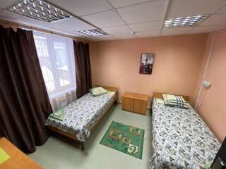 Гостиница Луна Братск Двухместный номер эконом-класса с 2 отдельными кроватями-1